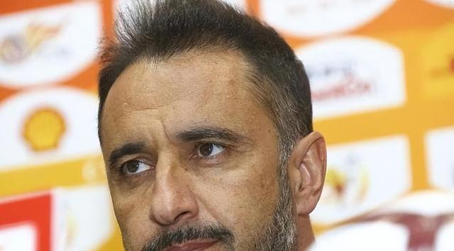 狼队主帅承认球队实力不足，需进行补强