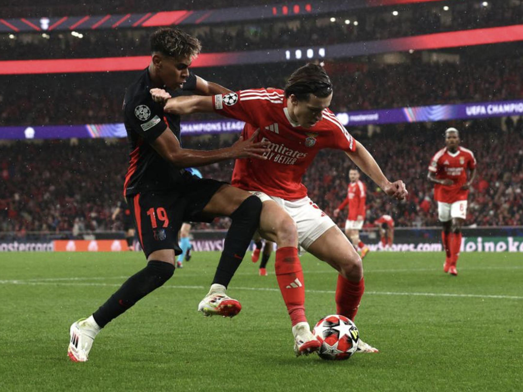 关于皇马巴萨欧冠锋芒暗香，欧冠决赛紧张的信息