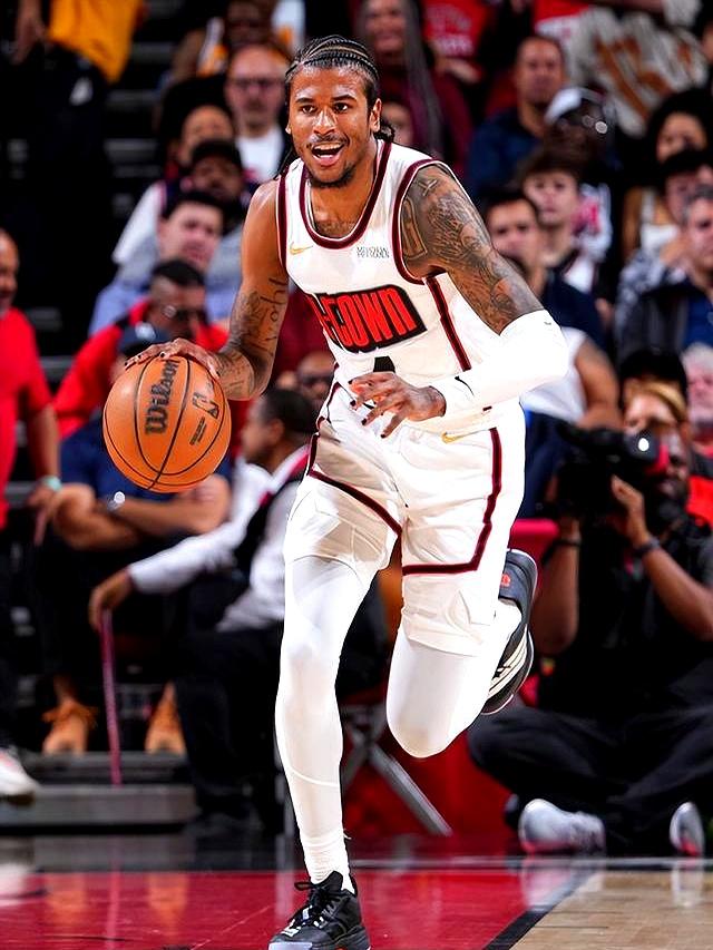 格林爆发新星，掀起高潮刷新纪录，复出首战轰40分球队迎来希望！的简单介绍