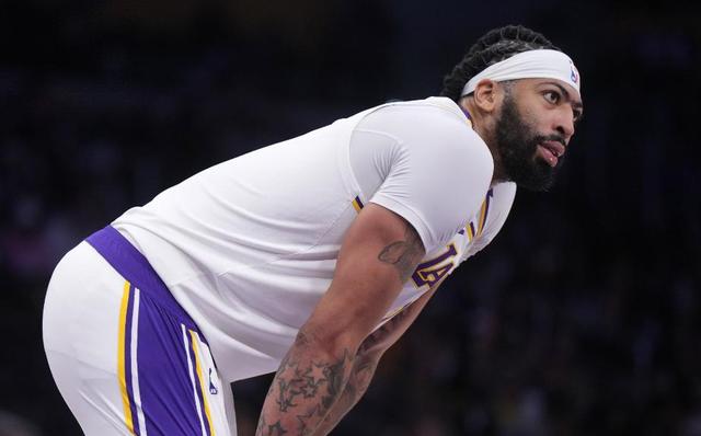 关于格林复出首战，湖人状态火爆，逆转取胜成为焦点！的信息