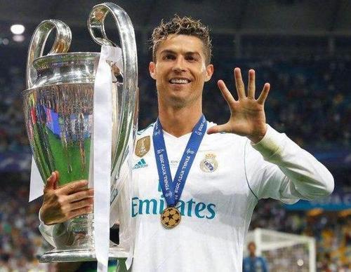  C罗迎来十二赛季高光表现，加拿大队球迷沸腾！